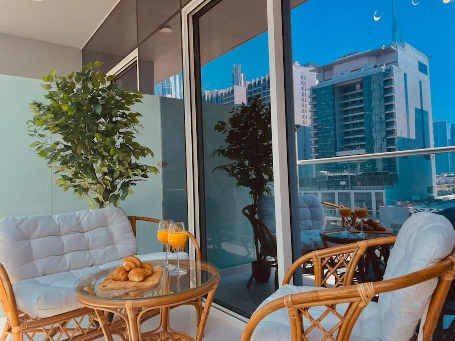 Vera Residences By Damac I 1Br Luxury Aparthotel Dubaj Zewnętrze zdjęcie